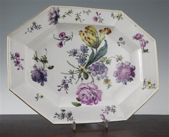 An 18th century English porcelain octagonal dish, 39.5 x 29.5cm